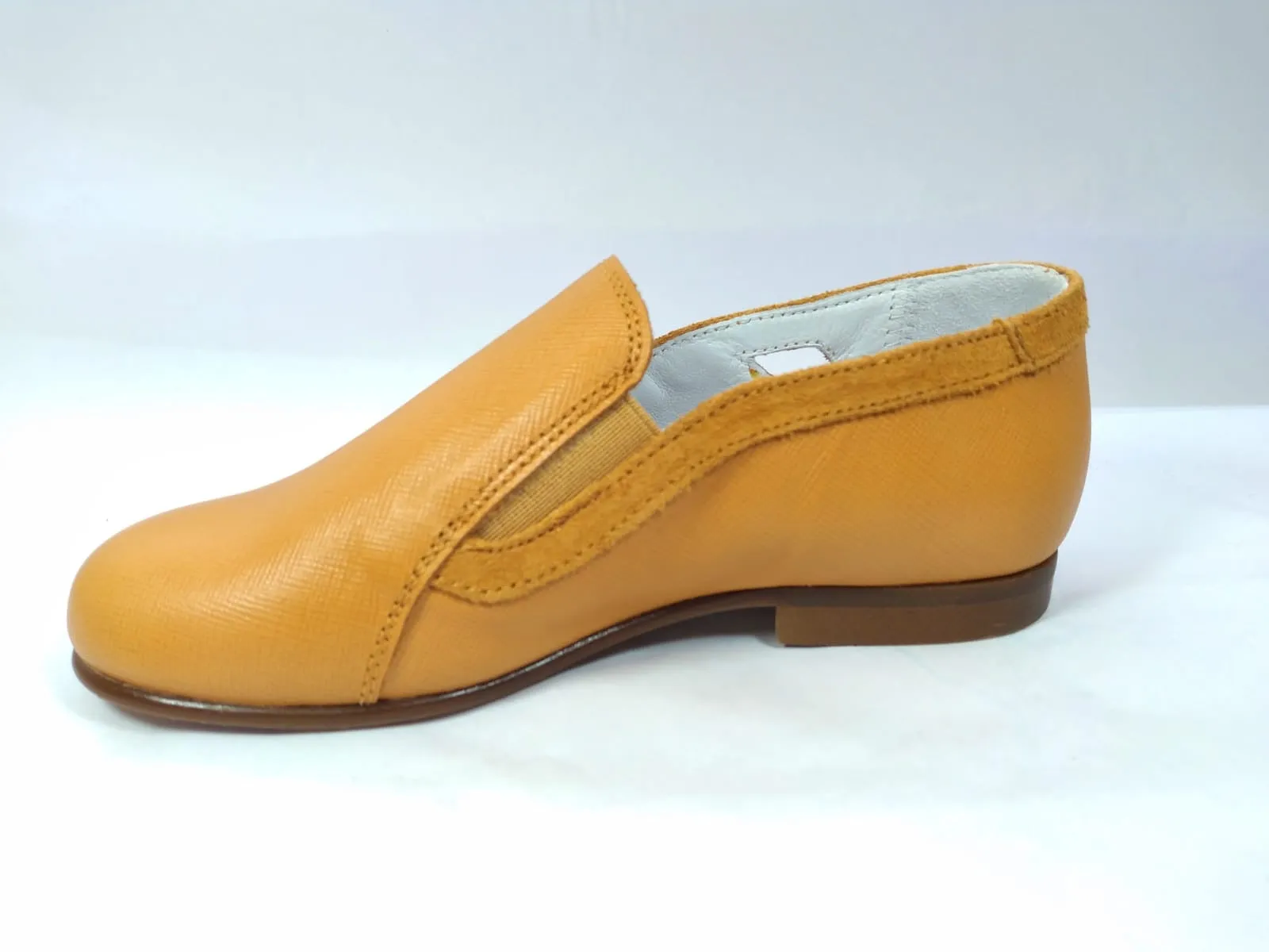 Beberlis Tan Miel Leather Slip on Smoking Shoe