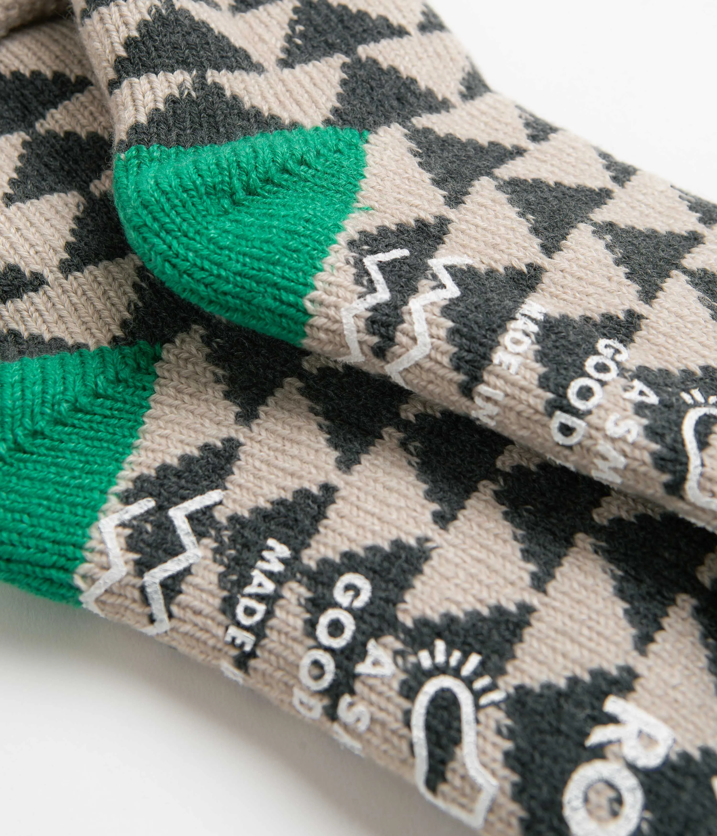 RoToTo Comfy Room Sankaku Socks - Charcoal / Green